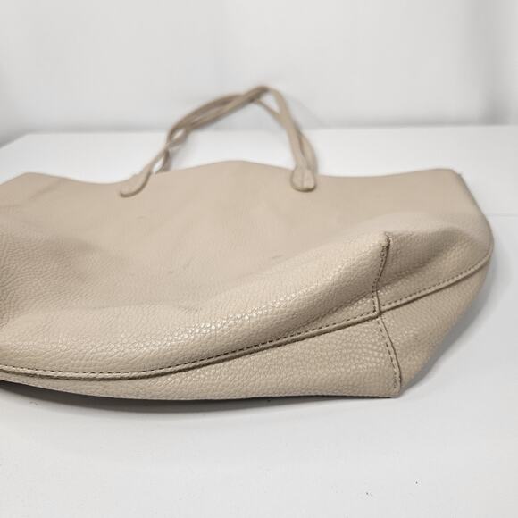 Y2K BCBG Paris Reversible Faux Leather Tote Laptop Bag Beige Goldtone Hardware - Picture 15 of 16